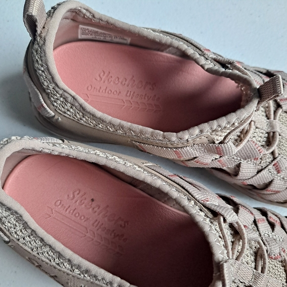 Skechers Reggae Fest Hooked Slip-On Sneaker - Picture 7 of 9